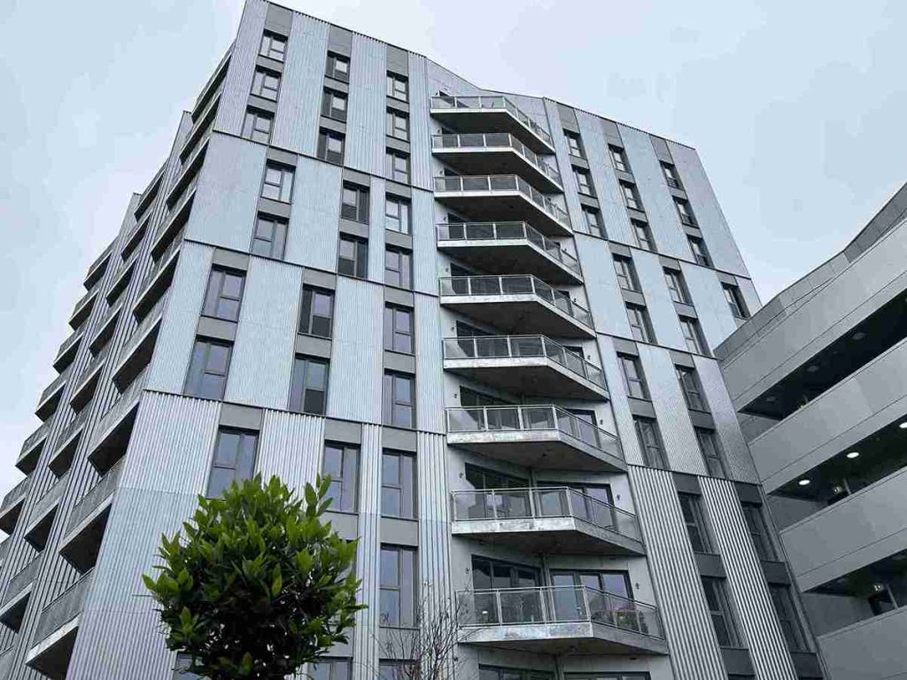 KF 310 Burnt Oak Broadway, Edgware